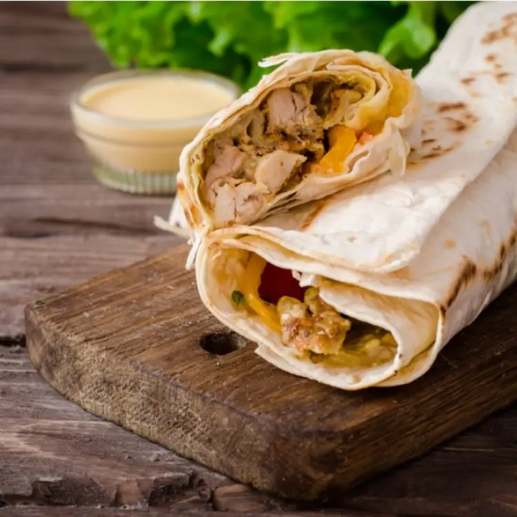 ساندويش شاورما دجاج وسط