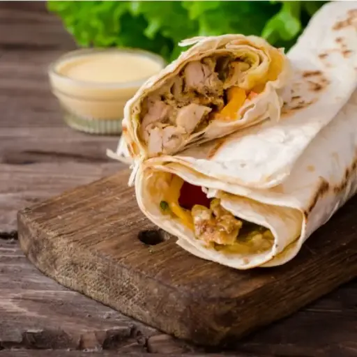 ساندويش شاورما دجاج وسط